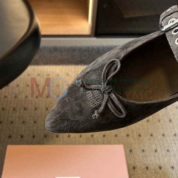 ���� �̿�̿� �÷����� MIU00652-2