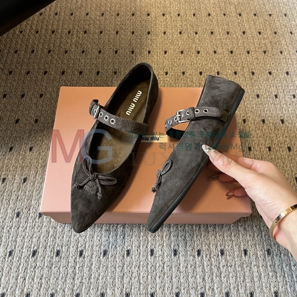 ���� �̿�̿� �÷����� MIU00652-2