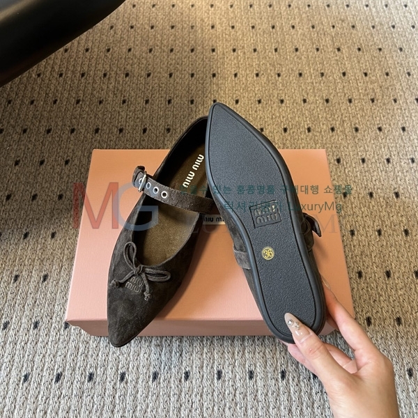 ���� �̿�̿� �÷����� MIU00652-2