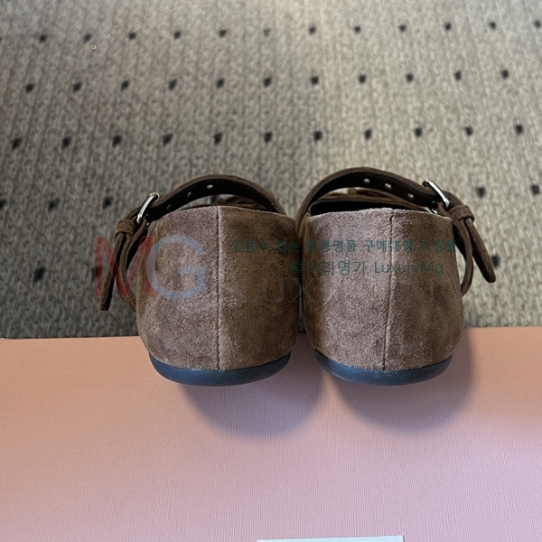 ���� �̿�̿� �÷����� MIU00652-2