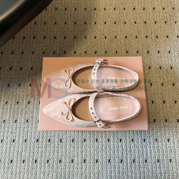 ���� �̿�̿� �÷����� MIU00652-2