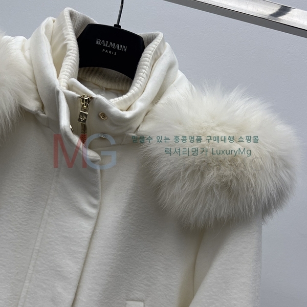 ���� �η�**�� Ż���� ���� �ٿ� �е� LP5670343-1