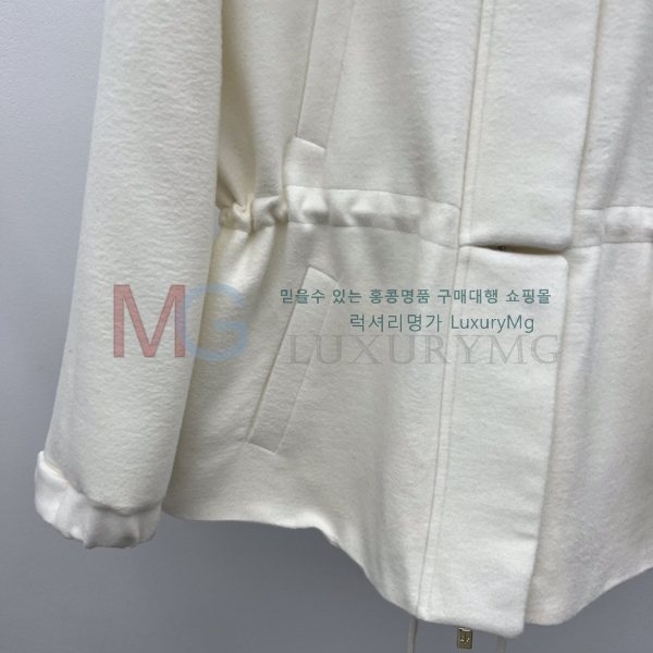 ���� �η�**�� Ż���� ���� �ٿ� �е� LP5670343-1