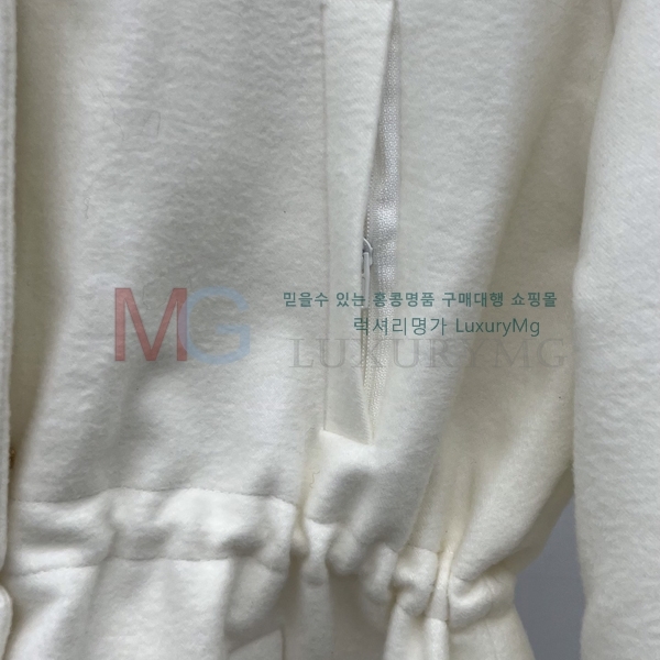 ���� �η�**�� Ż���� ���� �ٿ� �е� LP5670343-1