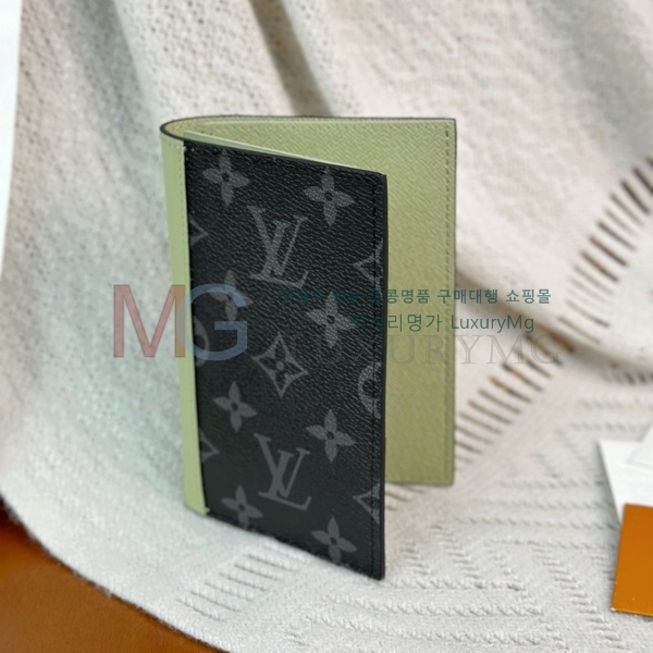 ���̺��� �н���Ʈ Ŀ�� �������� M28640-60