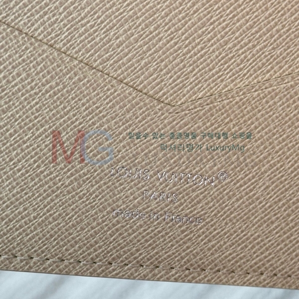 ���̺��� �н���Ʈ Ŀ�� �������� M2A349-50