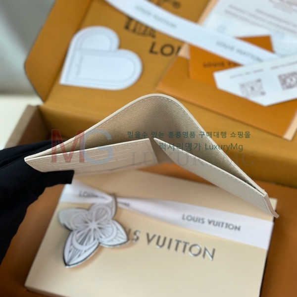 ���̺��� �н���Ʈ Ŀ�� �������� M2A349-50