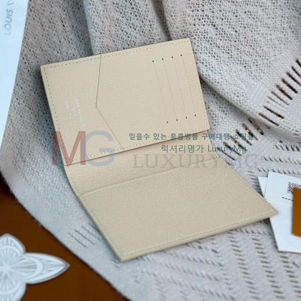 ���̺��� �н���Ʈ Ŀ�� �������� M2A349-50