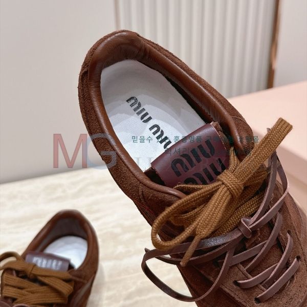 ���� �̿�̿� ����Ŀ�� MIU012585