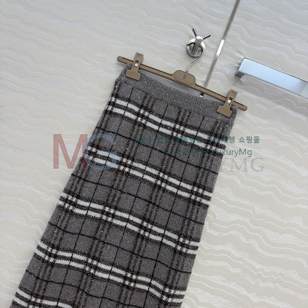 ���� ���ڷ� ��ġ�ڸ� ��ĿƮ BC5456088-3
