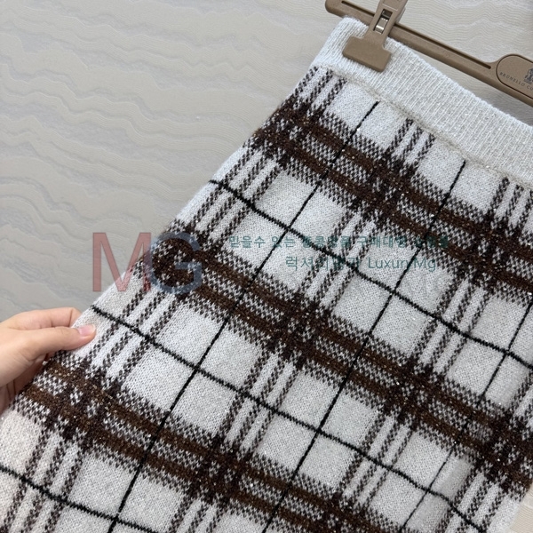 ���� ���ڷ� ��ġ�ڸ� ��ĿƮ BC5456088-4