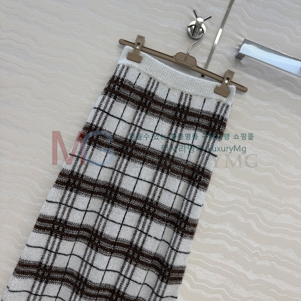 ���� ���ڷ� ��ġ�ڸ� ��ĿƮ BC5456088-4
