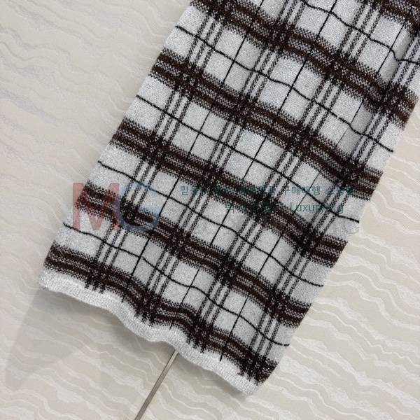 ���� ���ڷ� ��ġ�ڸ� ��ĿƮ BC5456088-4