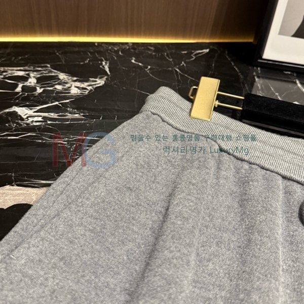 ���� ���ڷ� ��ġ�ڸ� ��Ʈ 23437100-4