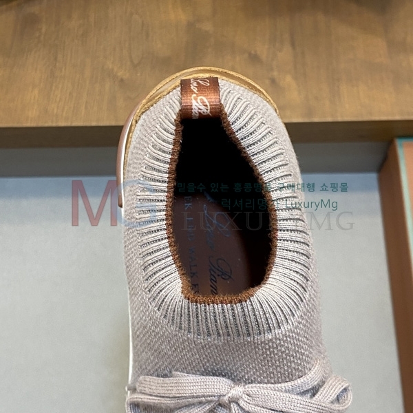 ���� �η�**�� ����Ŀ�� LP677061-4