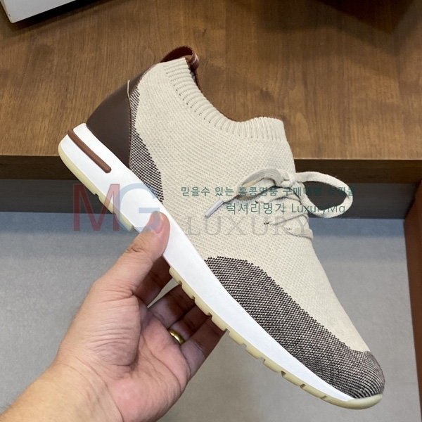 ���� �η�**�� ����Ŀ�� LP677061-2