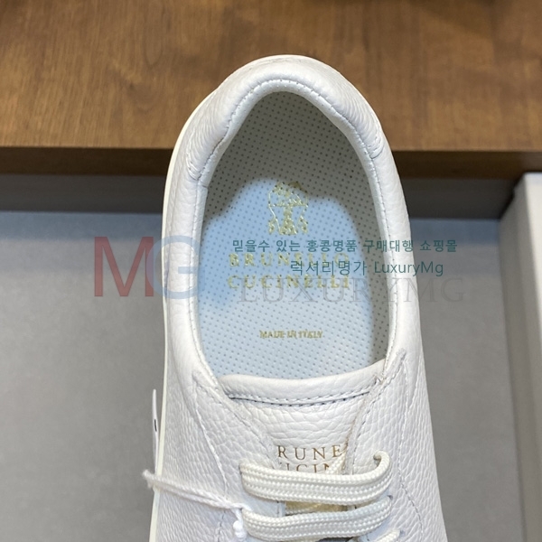 ���� ���ڷ� ��ġ�ڸ� ����Ŀ�� B0669051-2