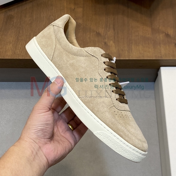 ���� ���ڷ� ��ġ�ڸ� ����Ŀ�� B0669051