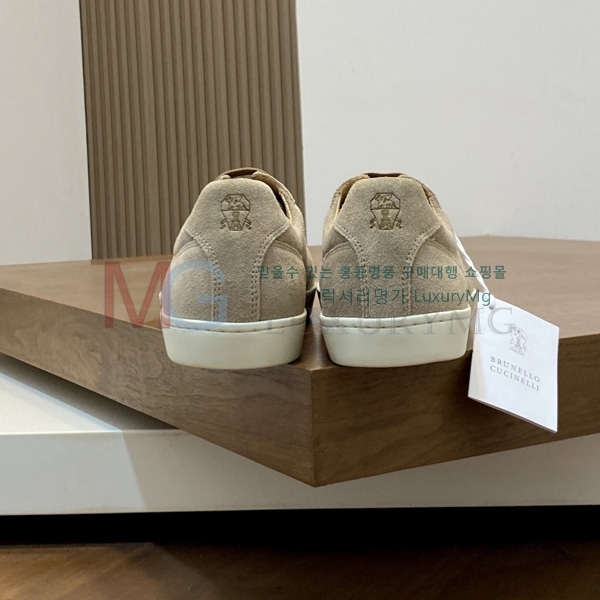 ���� ���ڷ� ��ġ�ڸ� ����Ŀ�� B0669051