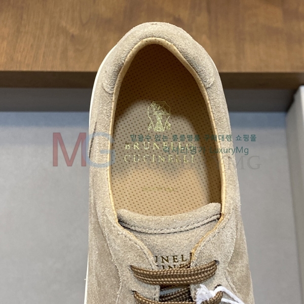 ���� ���ڷ� ��ġ�ڸ� ����Ŀ�� B0669051