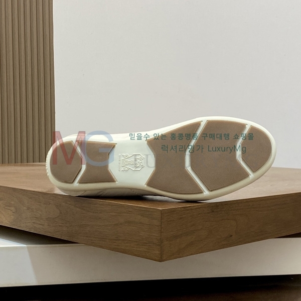 ���� ���ڷ� ��ġ�ڸ� ����Ŀ�� BC3015580-4