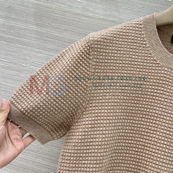 ���� �η�**�� ���� Ƽ���� LP3674380-8
