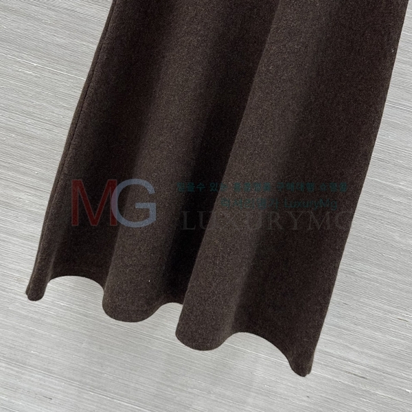 ���� �η�**�� ��ĿƮ LP3674380-12
