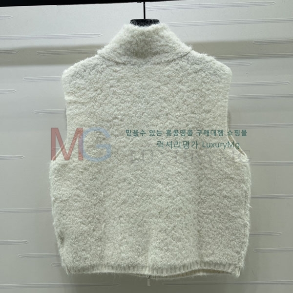 ���� ��* ���� ���� CH2456074-5